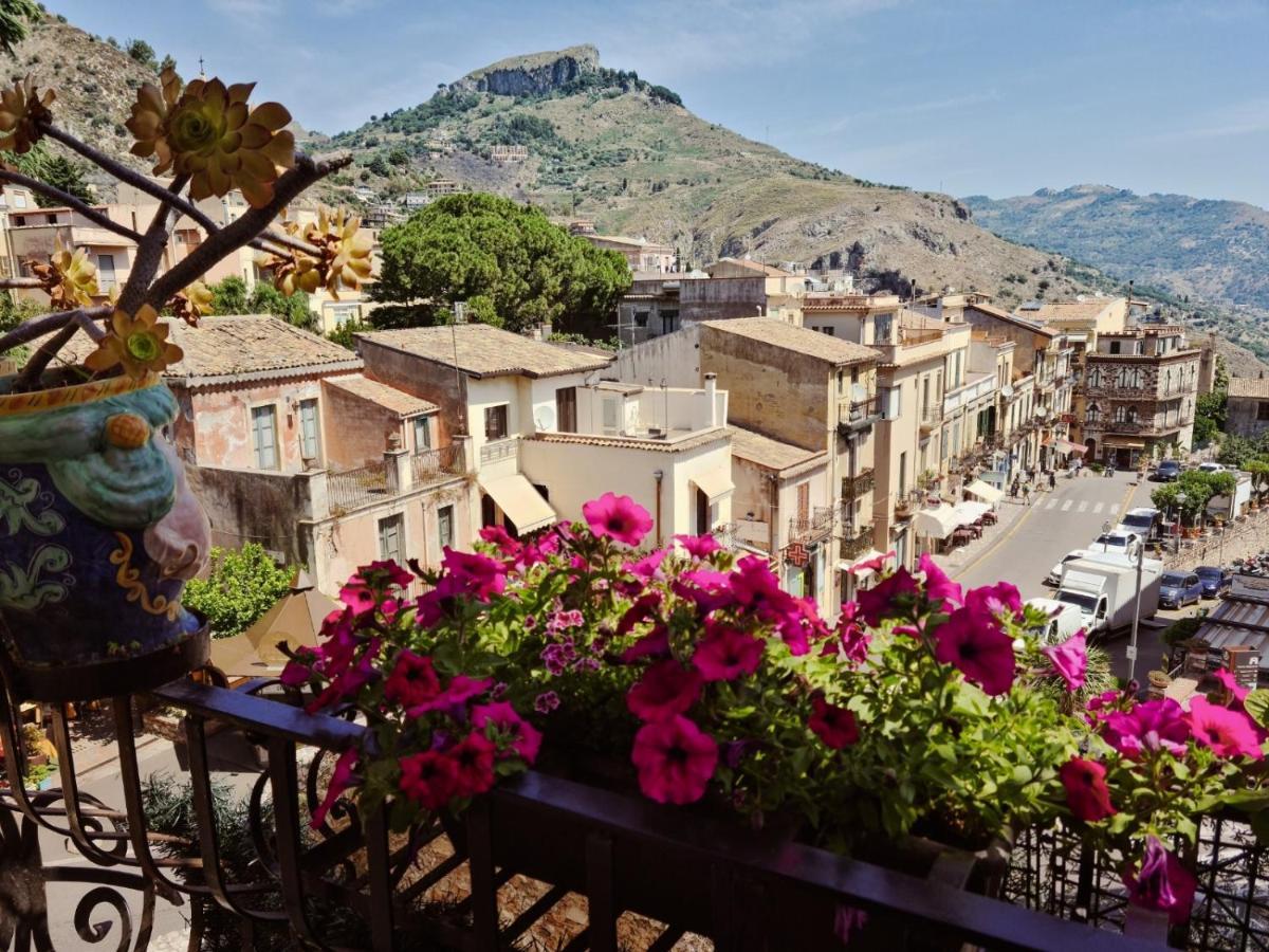 B&B Joan'S Heritage Taormina Exterior photo
