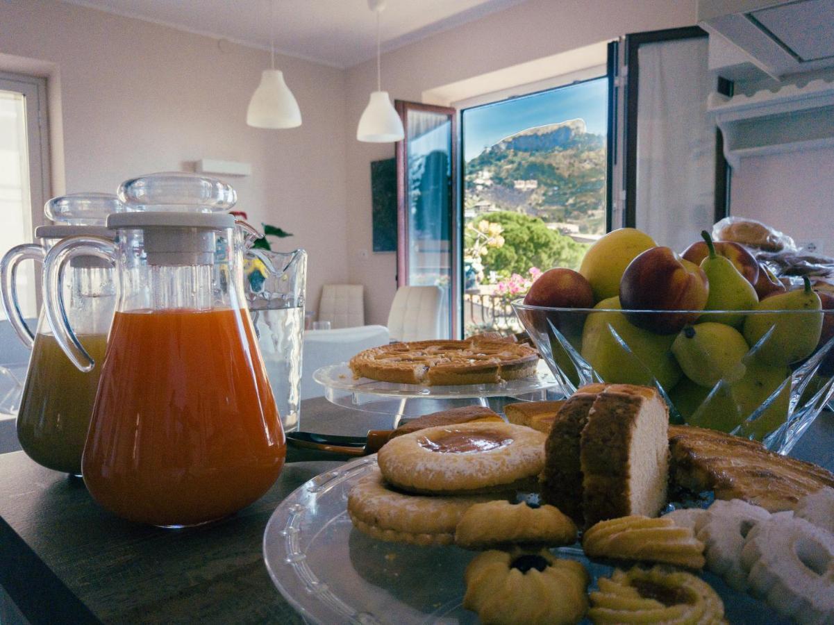 B&B Joan'S Heritage Taormina Exterior photo