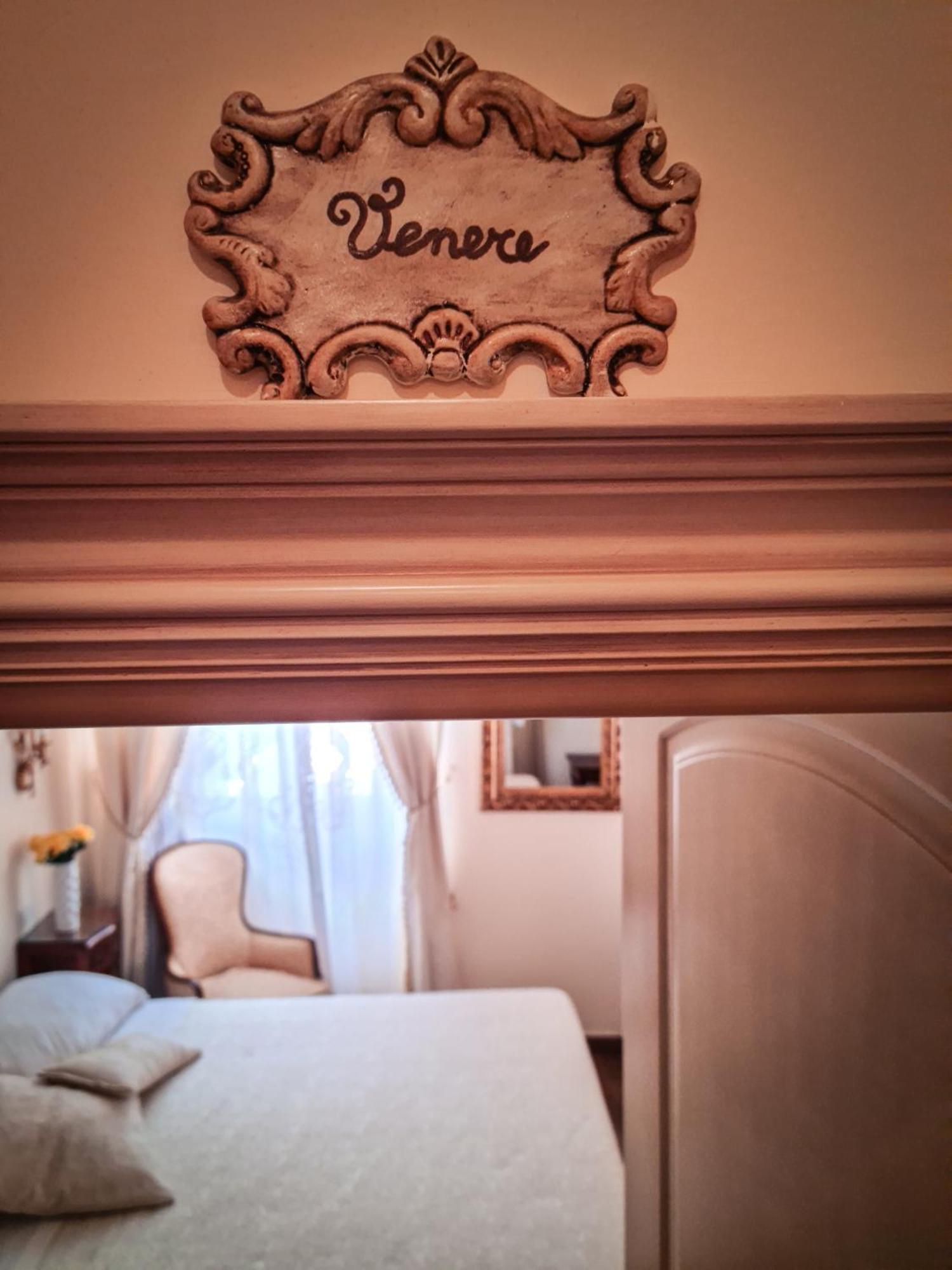 B&B Joan'S Heritage Taormina Room photo