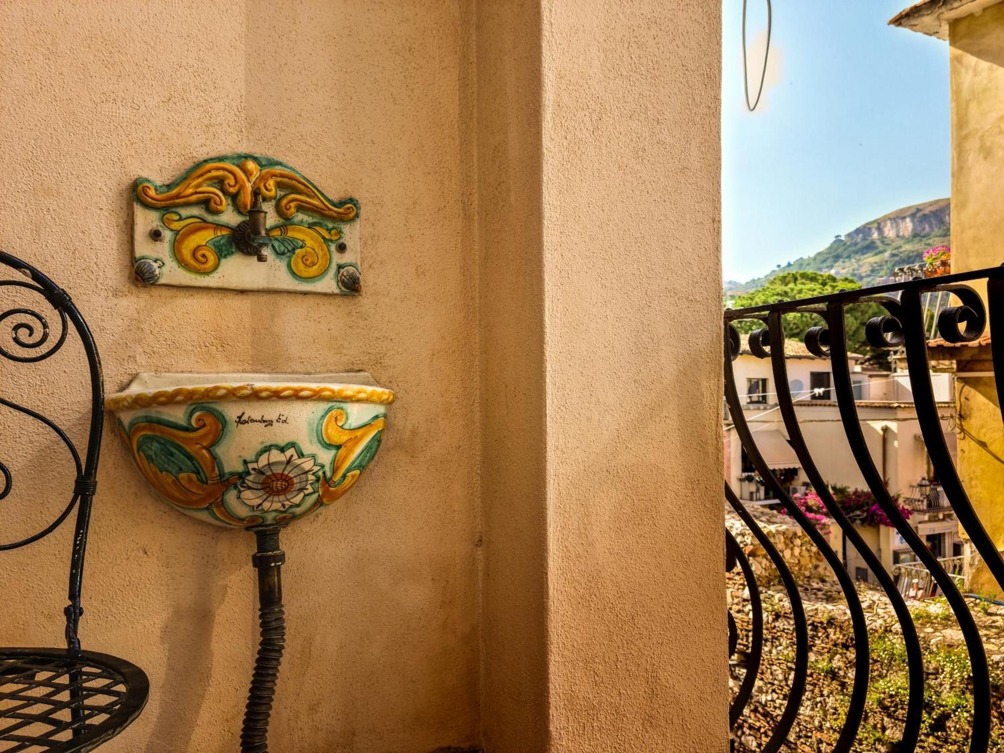 B&B Joan'S Heritage Taormina Room photo